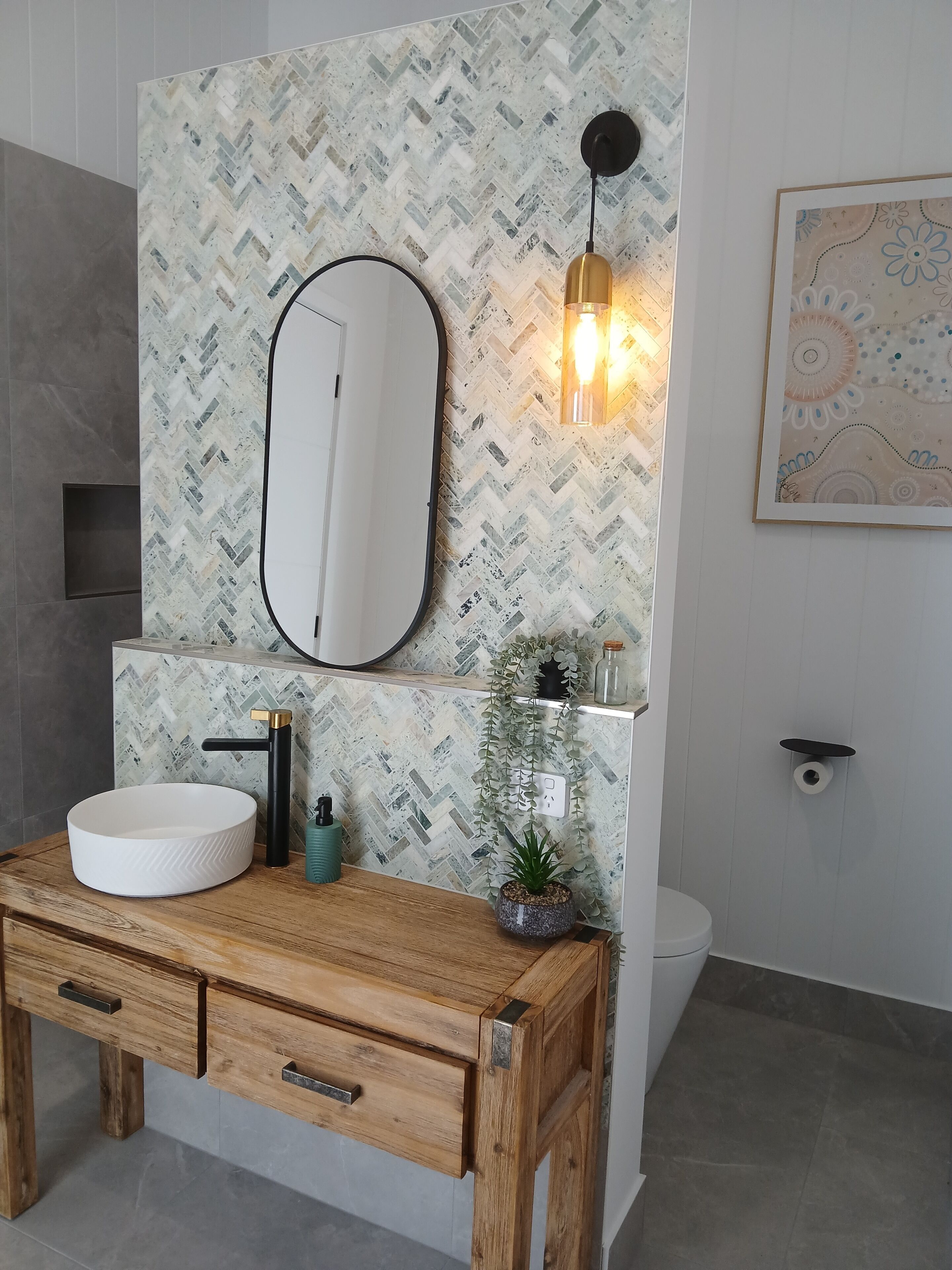 Séchoir à cheveux, serviettes fournies, savon, shampooing