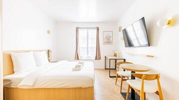 1 bedroom, iron/ironing board, travel crib, WiFi