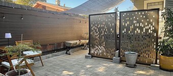 Garden Suite: Private Deck, Saltwater Hot Tub & Fast Wi-Fi