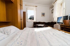 1 Schlafzimmer, Bügeleisen/Bügelbrett, Internetzugang