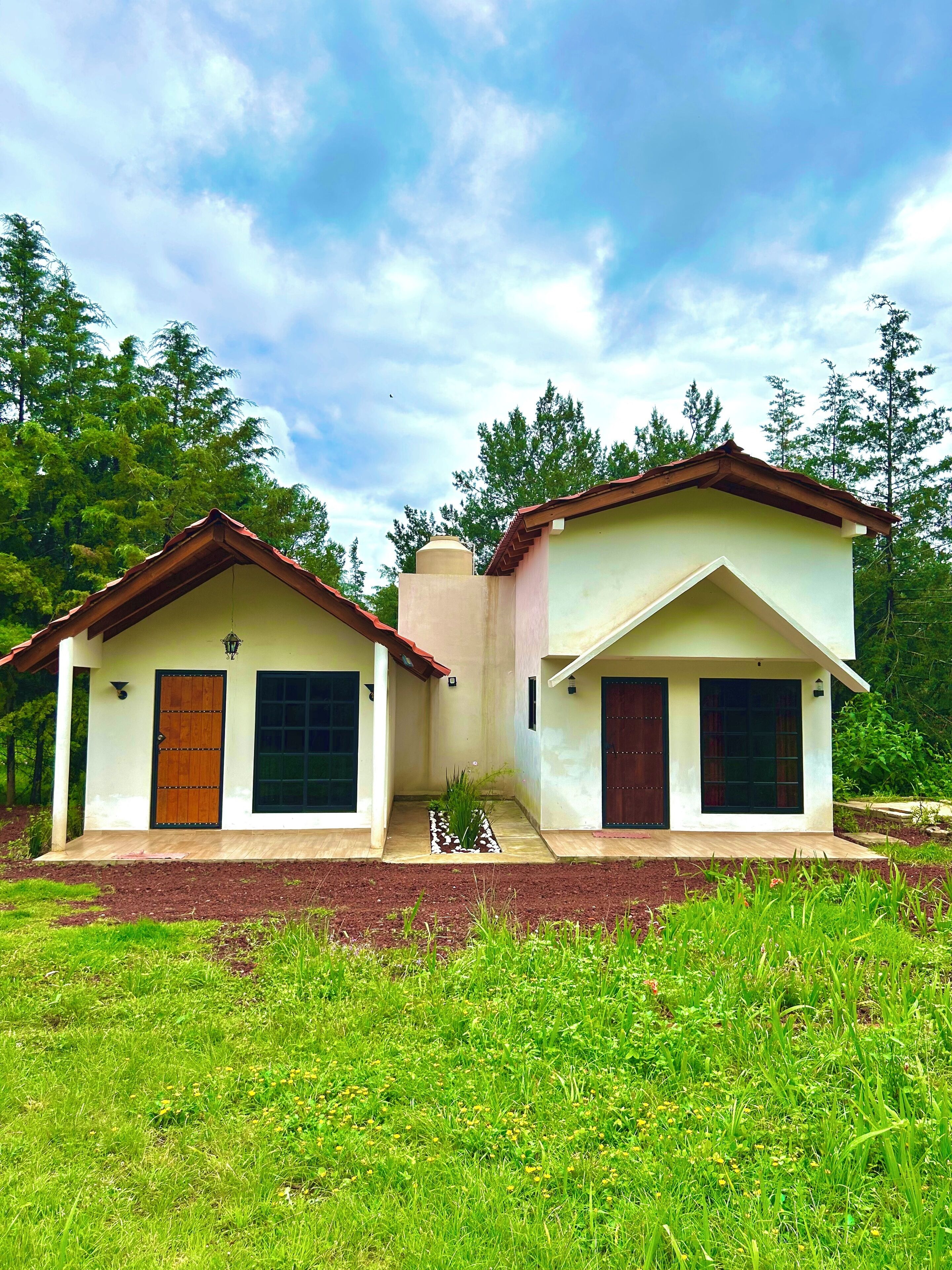 Vista frontal de la propiedad