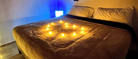 Romantic Cabin, Hill View