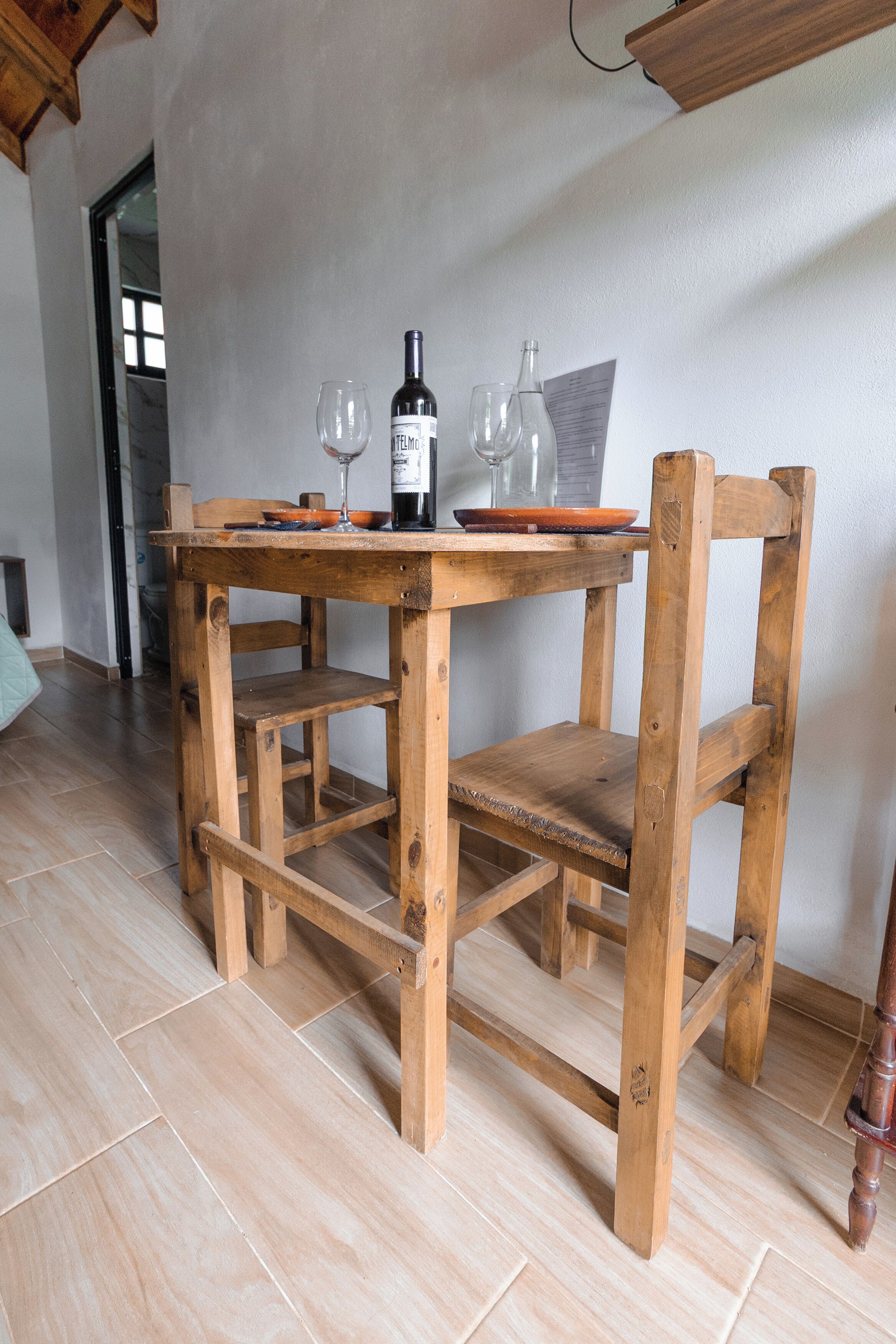 Basic-hytte - udsigt til have | Spisestue