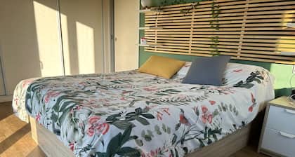 Casa con Jardín a 1 km Playa