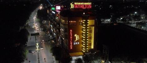 施設の正面