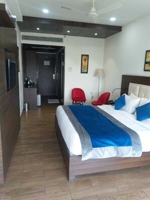 Standard Single Room | In-room safe, iron/ironing board, free WiFi, bed sheets