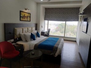 Elite Room | In-room safe, iron/ironing board, free WiFi, bed sheets - JB SKY HITON INN (Lucknow)