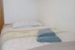3 chambres, fer et planche à repasser, Wi-Fi gratuit
