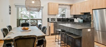 Stunning 5 Star one level townhouse Blueberry Hills Deer Run