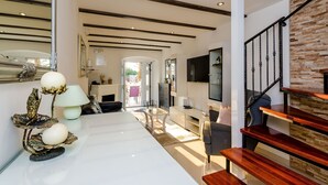 Interior - Holiday Home Avantgarde - Two Bedroom Holiday Home with Terrace and Sea View (Dubrovnik)