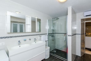 Hair dryer - Holiday Home Avantgarde - Two Bedroom Holiday Home with Terrace and Sea View (Dubrovnik)