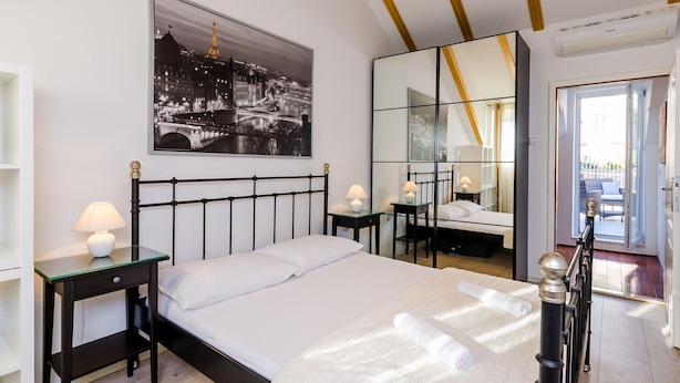 2 bedrooms, iron/ironing board, free WiFi - Holiday Home Avantgarde - Two Bedroom Holiday Home with Terrace and Sea View (Dubrovnik)