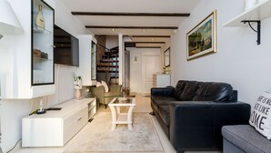 Smart TV - Holiday Home Avantgarde - Two Bedroom Holiday Home with Terrace and Sea View (Dubrovnik)