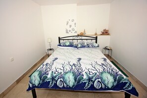 1 habitación, tabla de planchar con plancha y wifi gratis 