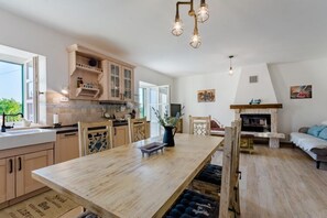 Fridge, microwave, oven, stovetop - Holiday Home Rustic - Two Bedroom Holiday Home with Private Pool (Crivac)