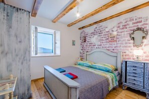 2 عدّة غرف نوم ومكواة/لوح كي وواي فاي مجانًا