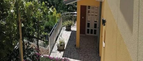 Enceinte de lâhĂ©bergement