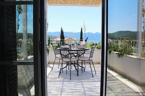 Villa Vera -Three Bedroom Villa with Swimming pool