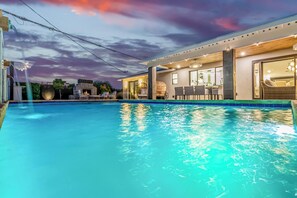Pool - The Kensington| Luxe 4BR | Pool | Al-Fresco Living (Scottsdale)