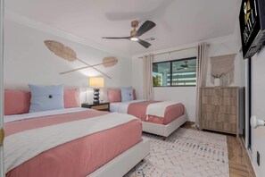 4 間睡房、書桌、熨斗/熨衫板、可攜式嬰兒床