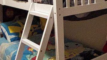 1 bedroom, desk, free WiFi, bed sheets