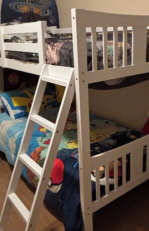 1 bedroom, desk, free WiFi, bed sheets