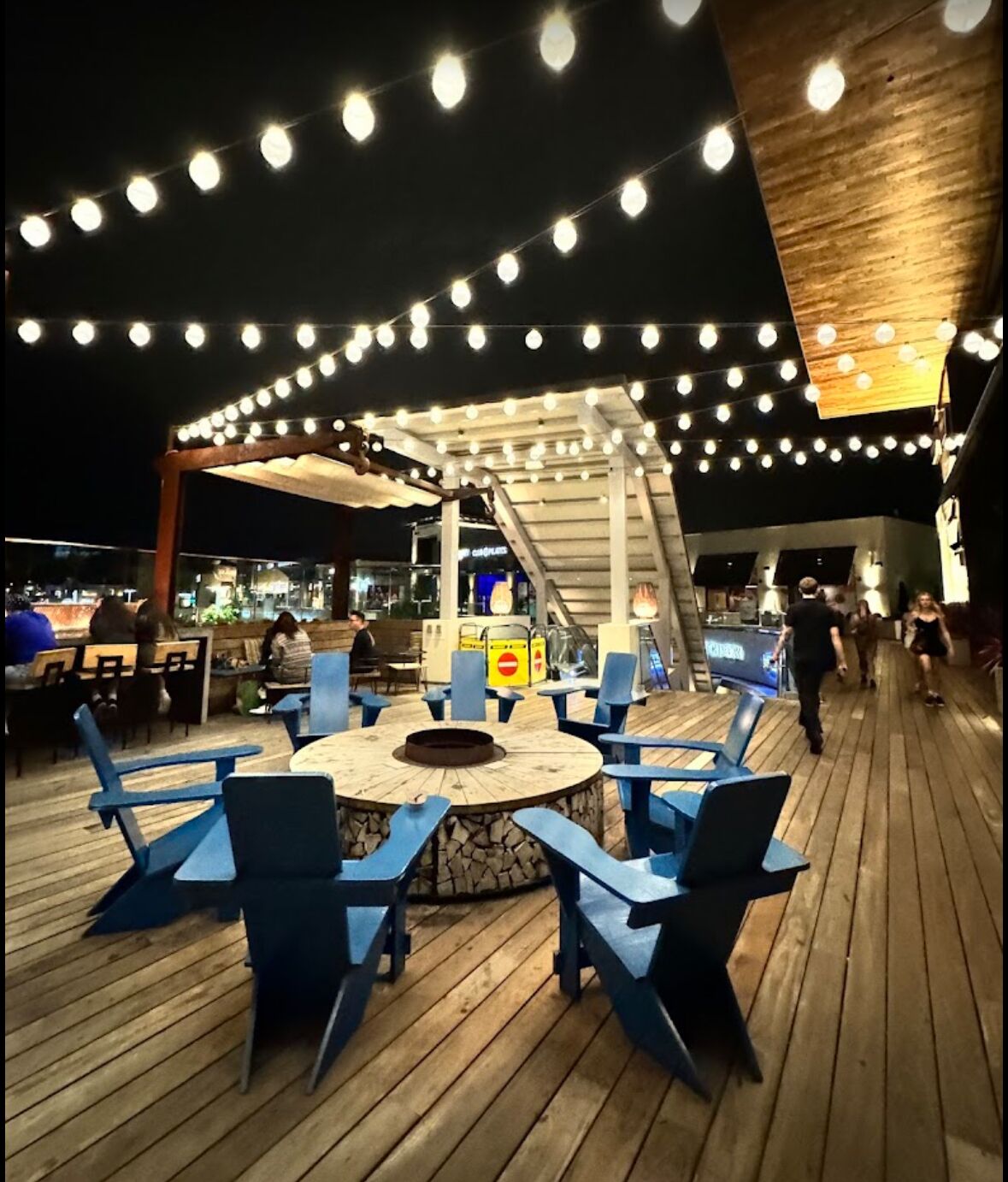 تناول الطعام بالخارج