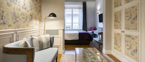 4 slaapkamers, een strijkplank/strijkijzer, reisbedje, gratis wifi