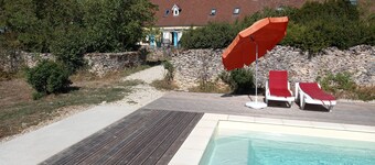 Apartment with garden and pool near fabulous sights