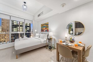 Desk, iron/ironing board, WiFi, bed sheets