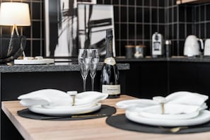 Dining - The Duke - Urban Modern 1 Bed (Cape Town)