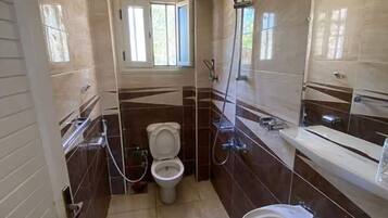 Villa | Bathroom | Separate tub and shower, deep soaking tub, towels