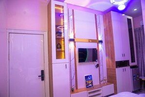 Apartment | 3 bedrooms, iron/ironing board, free WiFi, bed sheets - Apo Resettlement Retreat in Abuja (Abuja)