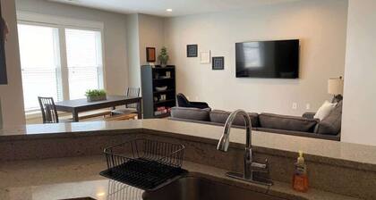 3BR Downtown | Private Garage | Walk to Mass Ave!