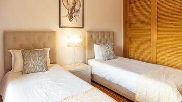 3 Schlafzimmer, BĂŒgeleisen/BĂŒgelbrett, WLAN, BettwĂ€sche