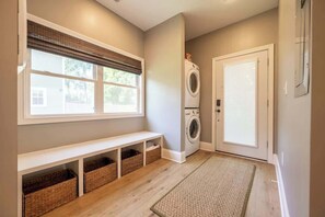 Interior - Downtown Indy | Modern Build | 3BR & 3BA (Indianapolis)