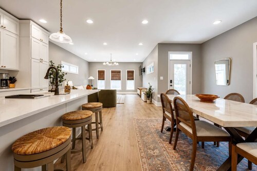 Perfect Downtown Location | Modern 3BR/3BA Home