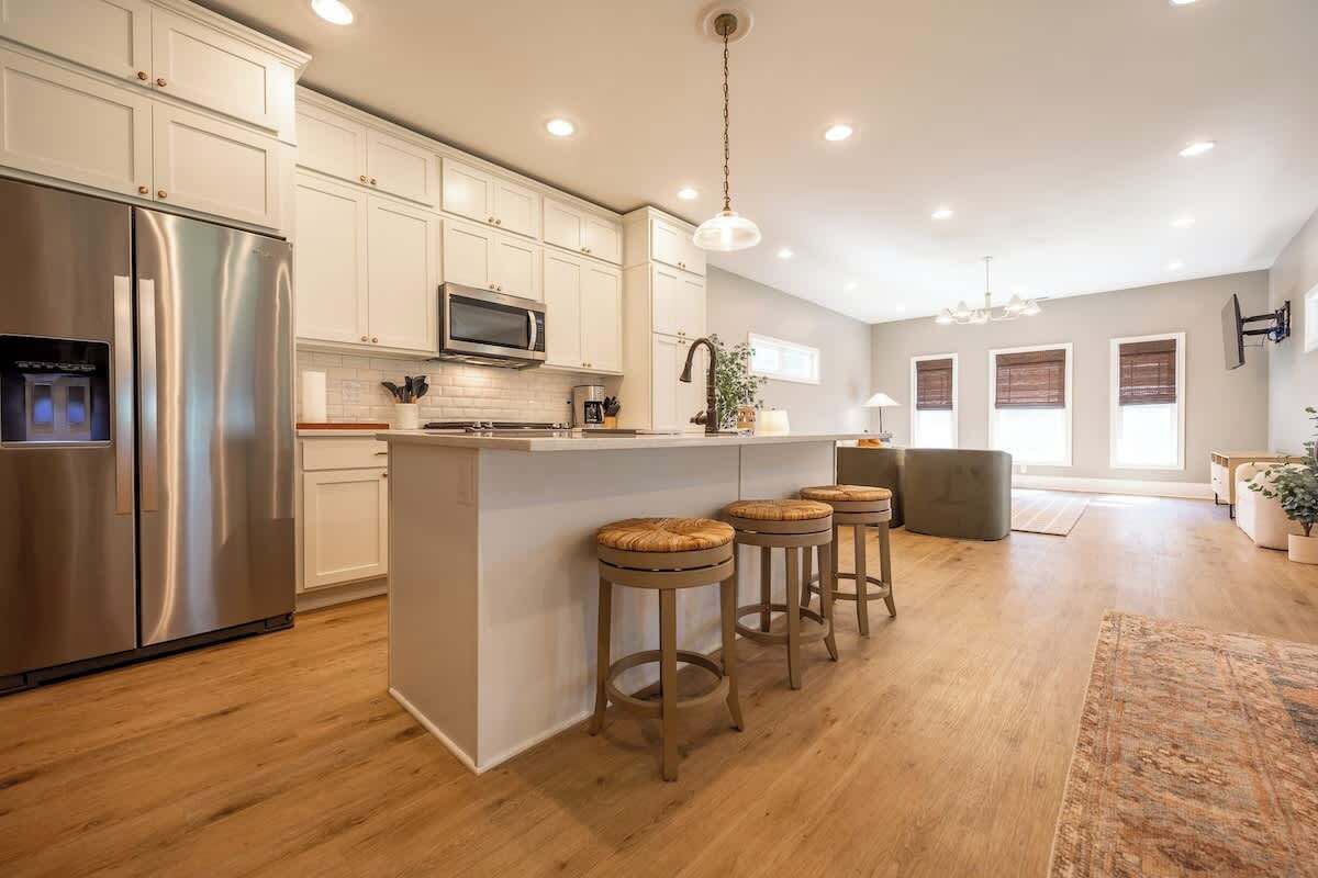 雪櫃、微波爐、焗爐、爐具