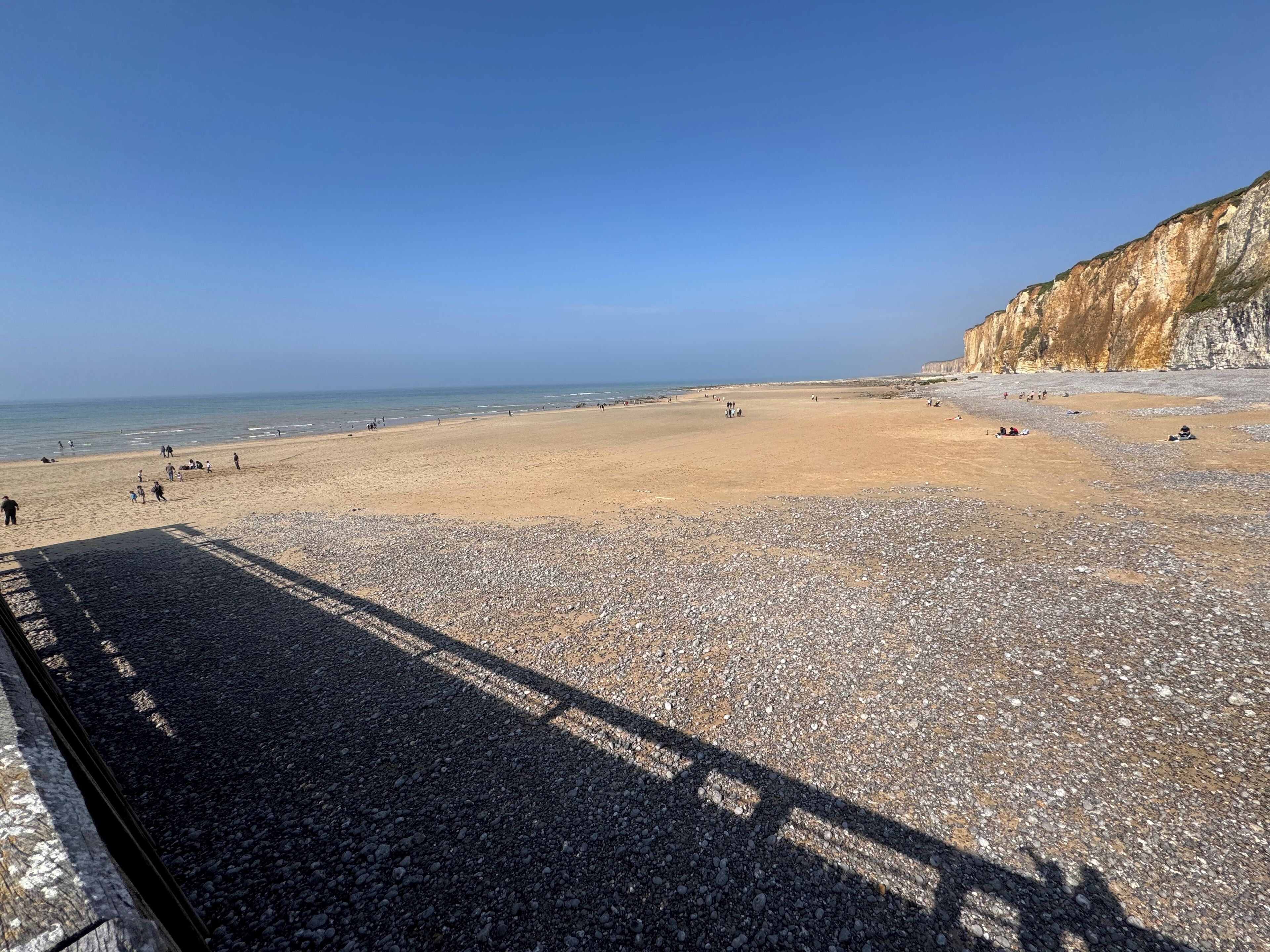 Chaises longues, serviettes de plage