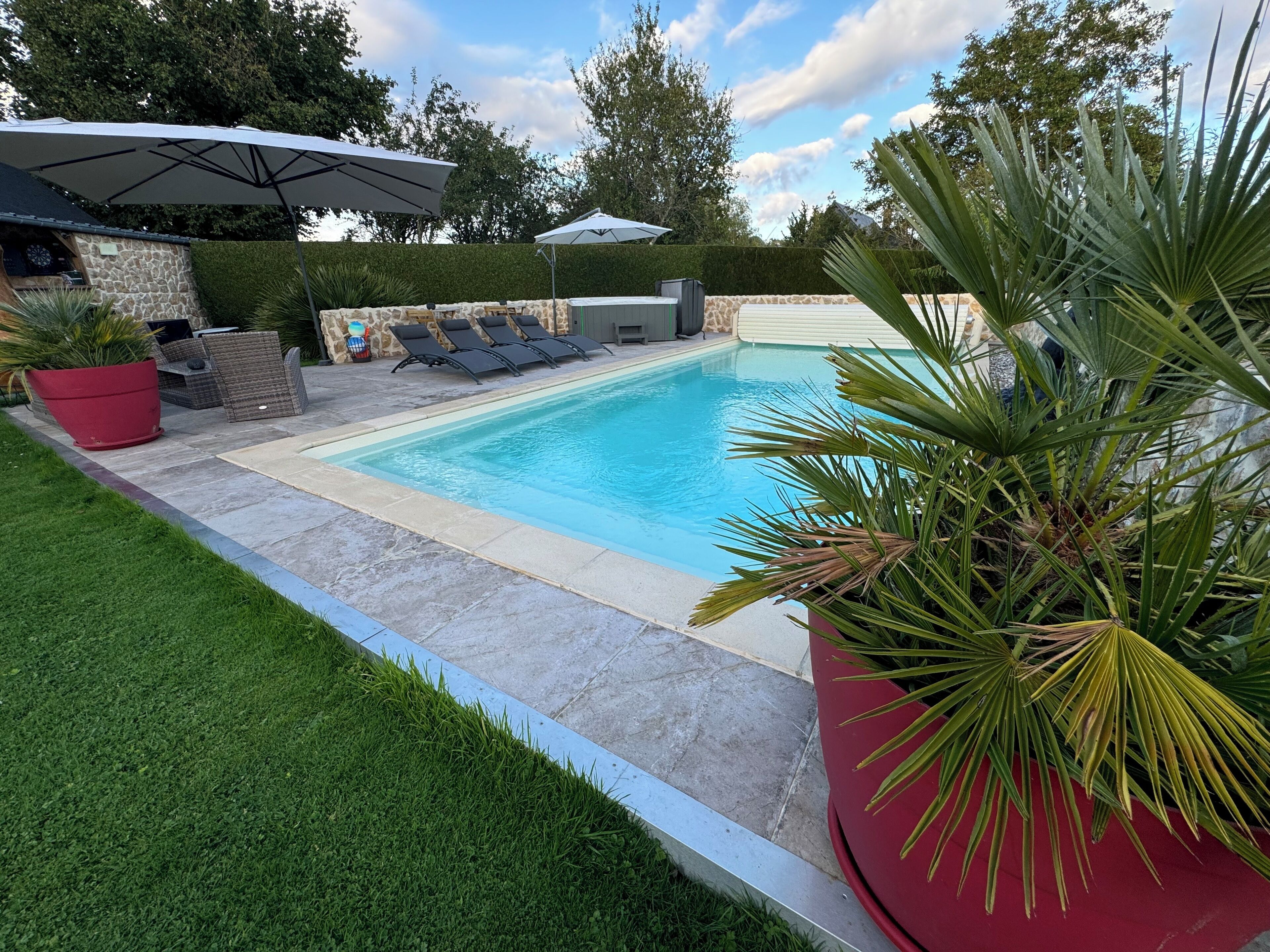 Outdoor pool, a heated pool
