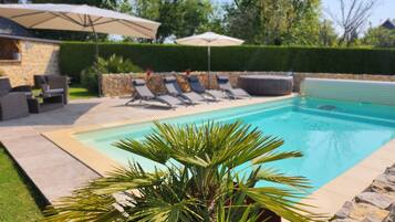 Piscine extérieure, piscine chauffée
