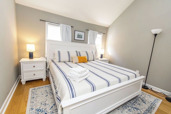 3 bedrooms, desk, iron/ironing board, free WiFi