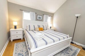3 Schlafzimmer, Schreibtisch, Bügeleisen/Bügelbrett, kostenloses WLAN