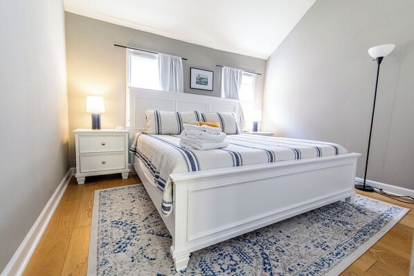 2 bedrooms, desk, iron/ironing board, free WiFi