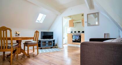 Travellers Stays In The Heart Of Orrell Park