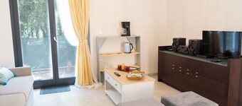 Charming 1-bedroom apartment in delightful Chios and traditional Kampos area. 