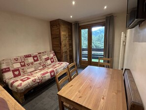 Dining - Méribel: Apt with balcony, ski locker, pets allowed (Méribel)