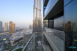 Property grounds - Luxe 3BR in Address Opera with Burj Khalifa View (Dubai)