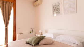 2 bedrooms, laptop workspace, free WiFi, bed sheets