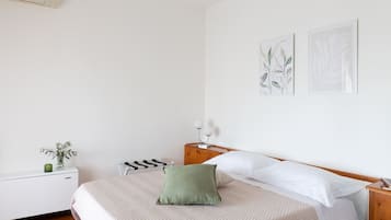 Leccino Camera deluxe con letto matrimoniale | Arbejdsområde til bærbare computere, gratis Wi-Fi, sengetøj